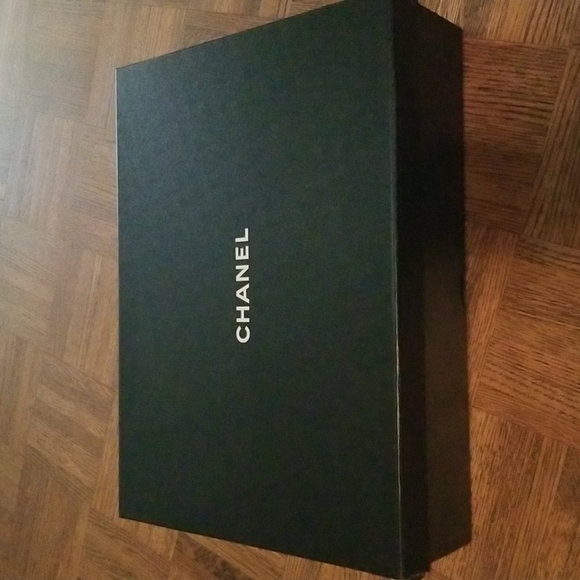 Large Chanel Shoe Box​ - Picture 2 of 10